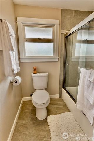 2241 S 252nd Street, Des Moines, WA 98198