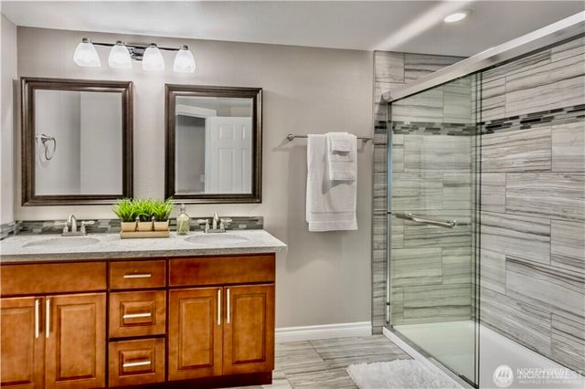 2241 S 252nd Street, Des Moines, WA 98198