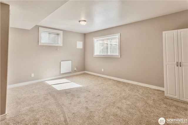 2241 S 252nd Street, Des Moines, WA 98198