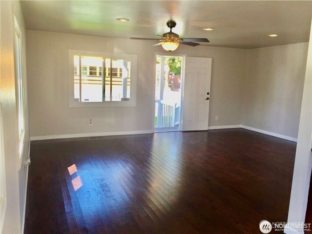 2241 S 252nd Street, Des Moines, WA 98198