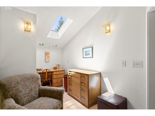 672 WALKER Rd, Kelso, WA 98626