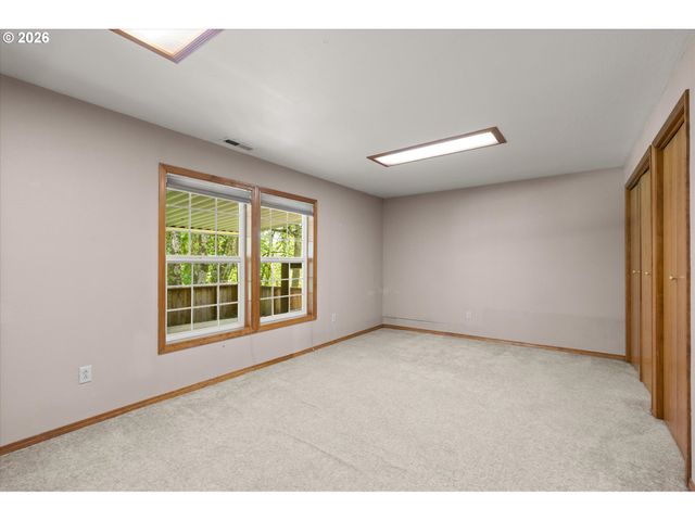 672 WALKER Rd, Kelso, WA 98626