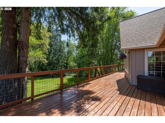 672 WALKER Rd, Kelso, WA 98626