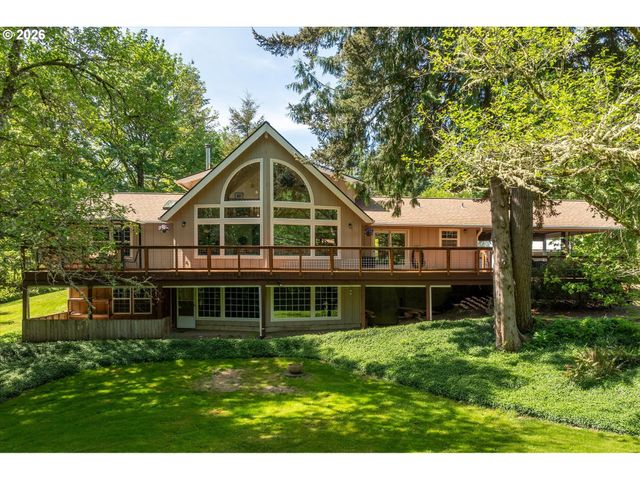 672 WALKER Rd, Kelso, WA 98626