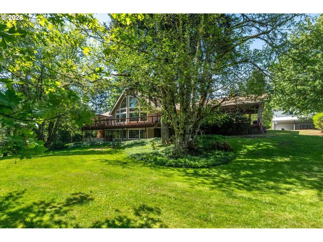 672 WALKER Rd, Kelso, WA 98626