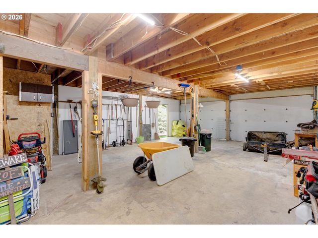672 WALKER Rd, Kelso, WA 98626
