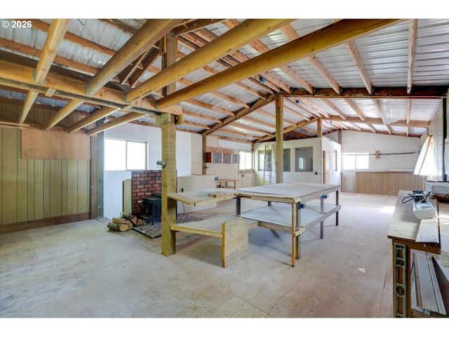 672 WALKER Rd, Kelso, WA 98626