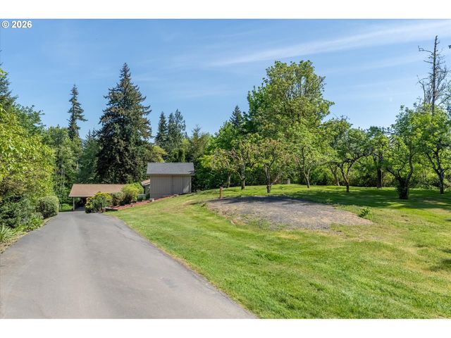 672 WALKER Rd, Kelso, WA 98626