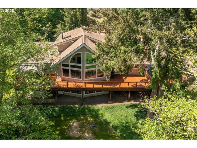 672 WALKER Rd, Kelso, WA 98626