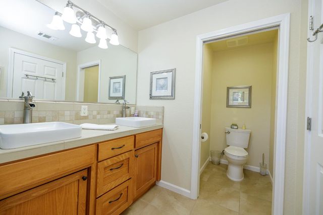 7167 Eleanor Rd, Oakdale, CA 95361