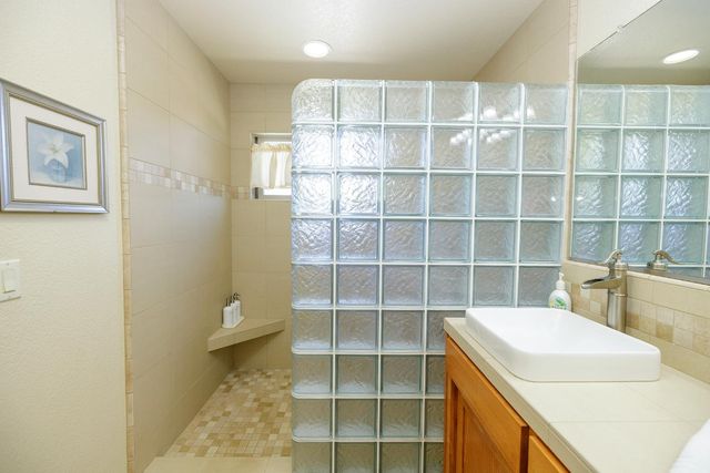 7167 Eleanor Rd, Oakdale, CA 95361