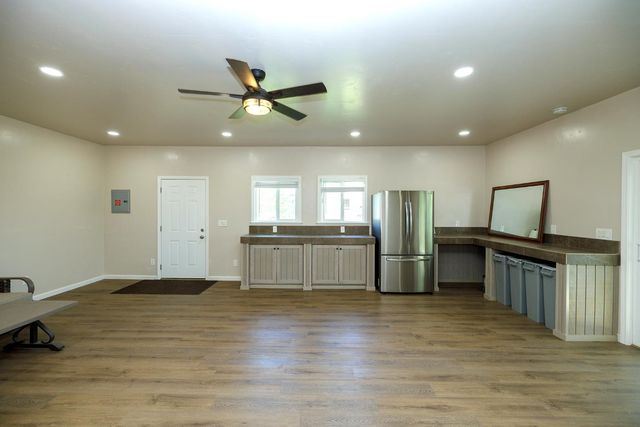 7167 Eleanor Rd, Oakdale, CA 95361