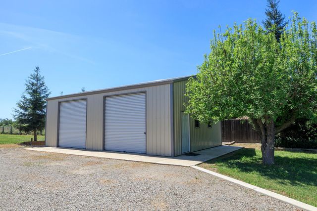 7167 Eleanor Rd, Oakdale, CA 95361