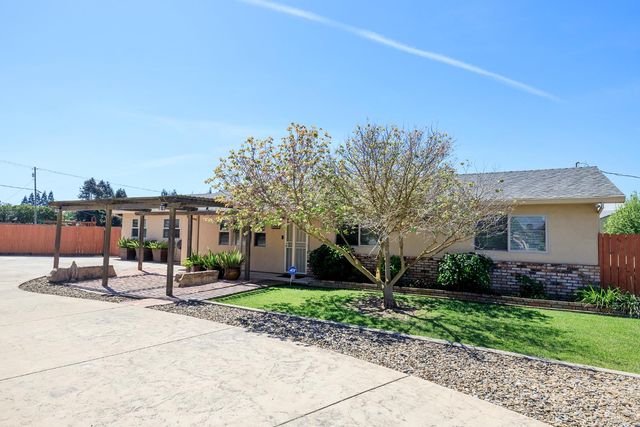 7167 Eleanor Rd, Oakdale, CA 95361