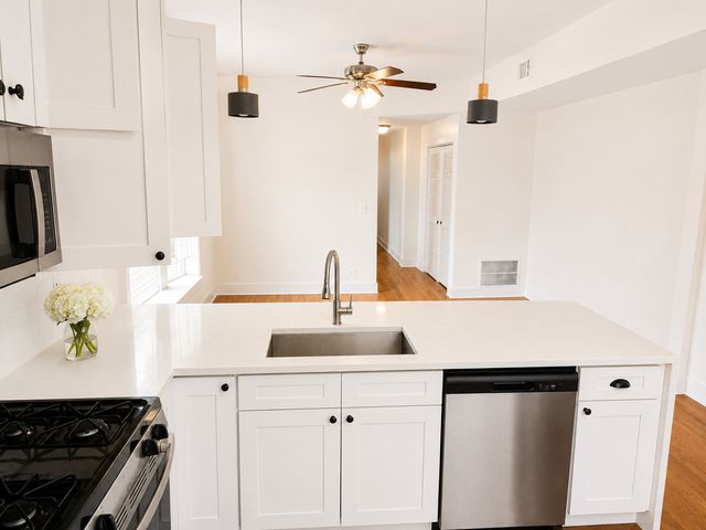 1439 E 66th Place 3W, Chicago, IL 60637