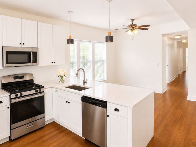 1439 E 66th Place 3W, Chicago, IL 60637