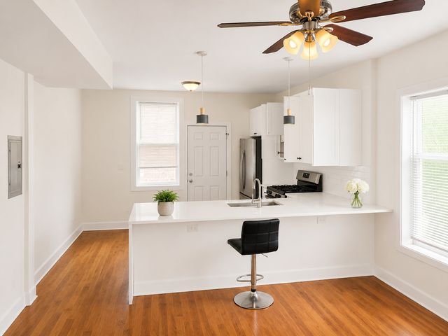 1439 E 66th Place 3W, Chicago, IL 60637