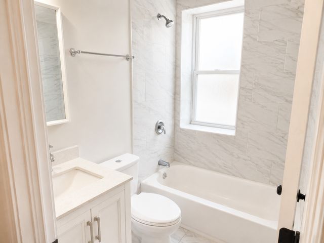 1439 E 66th Place 3W, Chicago, IL 60637