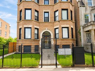 1439 E 66th Place 3W, Chicago, IL 60637