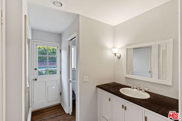 905 Napoli Drive, Pacific Palisades (los Angeles), CA 90272