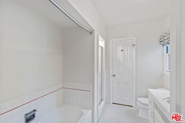 905 Napoli Drive, Pacific Palisades (los Angeles), CA 90272