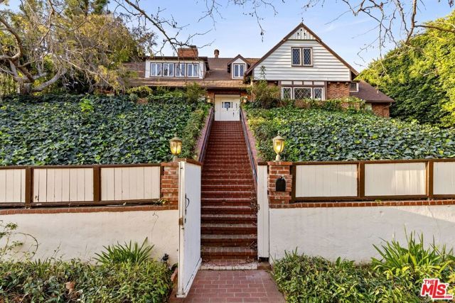 905 Napoli Drive, Pacific Palisades (los Angeles), CA 90272