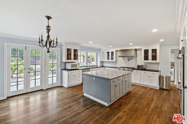 905 Napoli Drive, Pacific Palisades (los Angeles), CA 90272