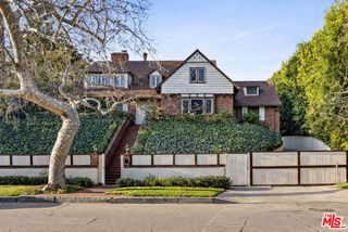 905 Napoli Drive, Pacific Palisades (los Angeles), CA 90272