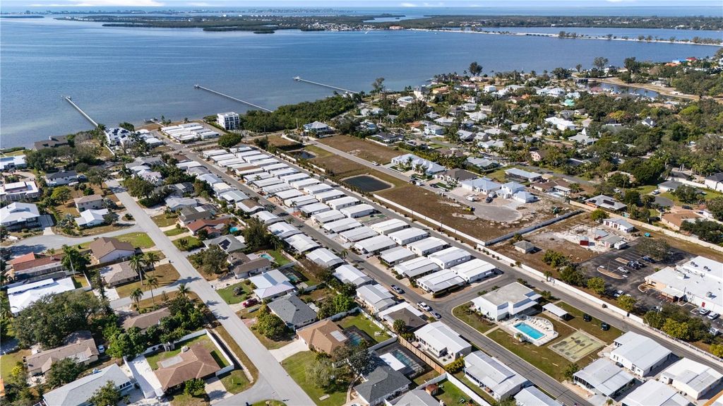 Image 32 of property listing at 2107 PALMA SOLA BOULEVARD 13, Bradenton, FL 34209
