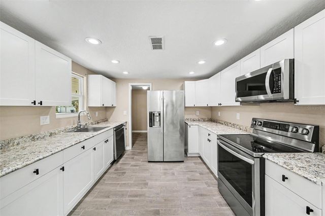 701 E WOODLAND STREET, Bunnell, FL 32110
