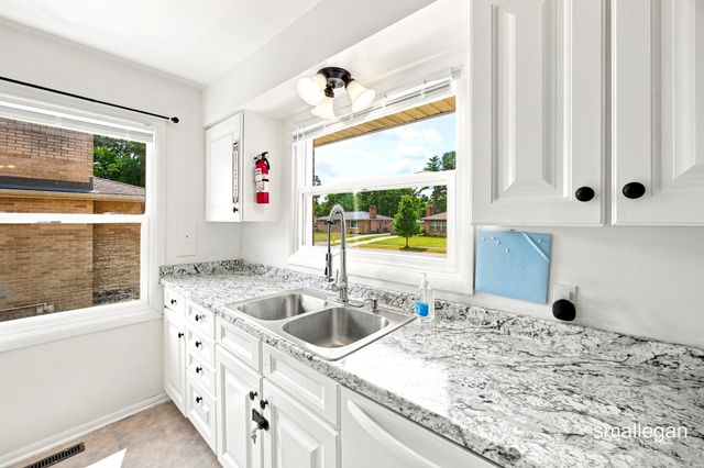 1532 Mayfield Avenue NE, Grand Rapids, MI 49505