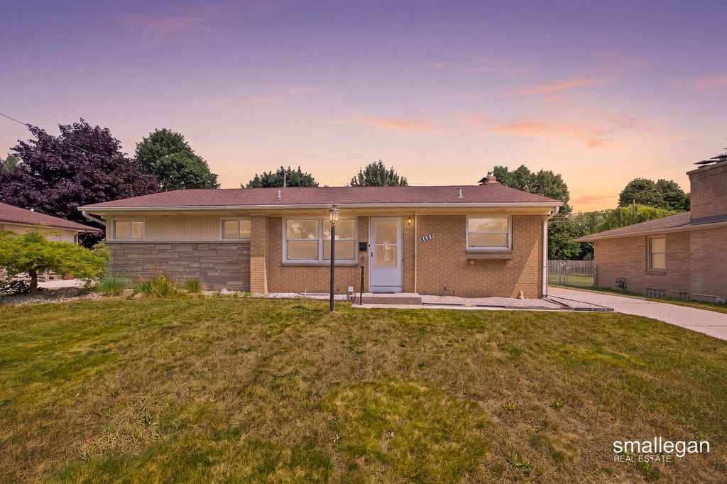 1532 Mayfield Avenue NE, Grand Rapids, MI 49505