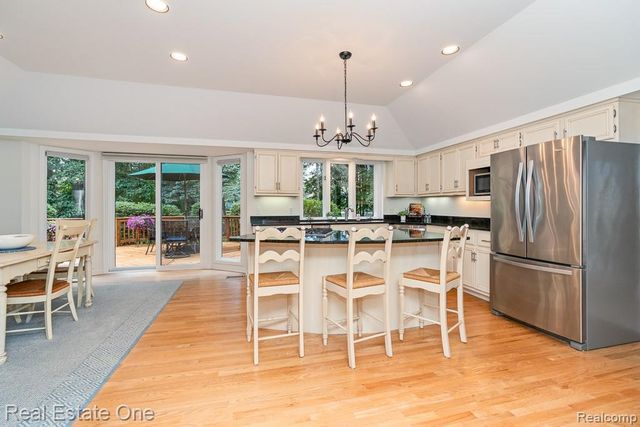 1816 Sudbury Court, Rochester Hills, MI 48306
