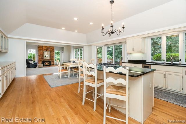 1816 Sudbury Court, Rochester Hills, MI 48306