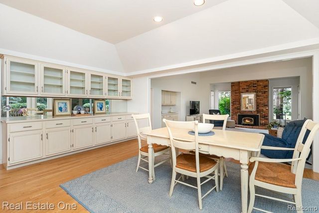 1816 Sudbury Court, Rochester Hills, MI 48306