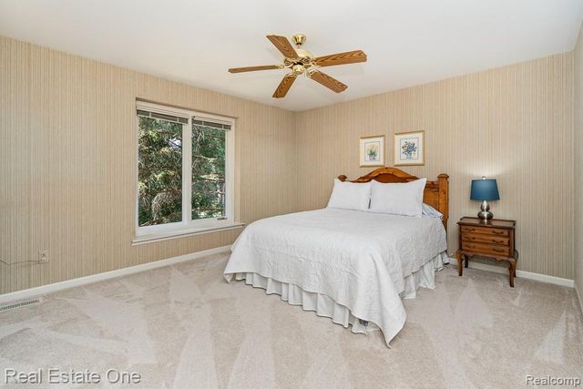 1816 Sudbury Court, Rochester Hills, MI 48306