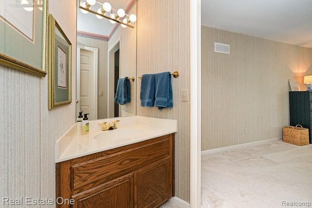 1816 Sudbury Court, Rochester Hills, MI 48306