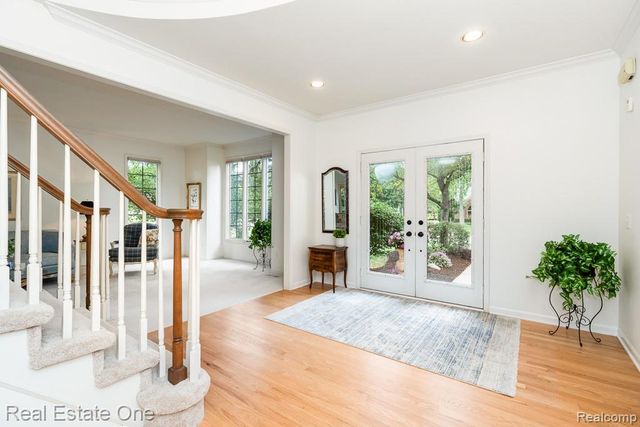 1816 Sudbury Court, Rochester Hills, MI 48306