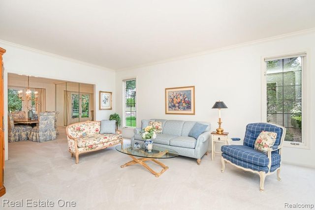 1816 Sudbury Court, Rochester Hills, MI 48306