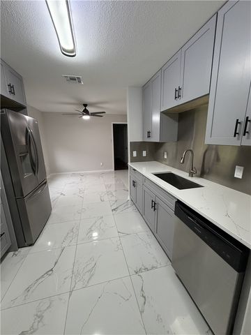 2839 Mckinzie Road 4, Corpus Christi, TX 78410