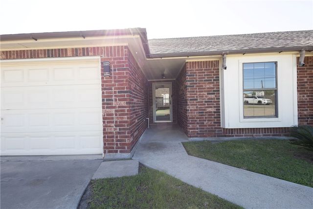2839 Mckinzie Road 4, Corpus Christi, TX 78410