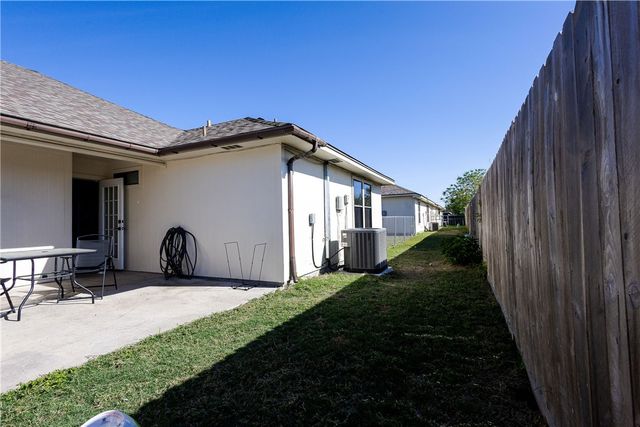 2839 Mckinzie Road 4, Corpus Christi, TX 78410