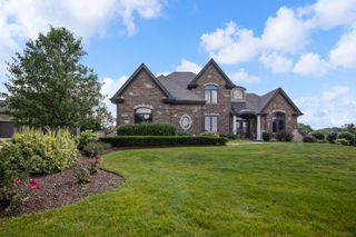 8746 Stone Creek Boulevard, Frankfort, IL 60423