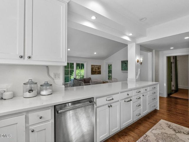 2427 Glenwood Avenue, Raleigh, NC 27608