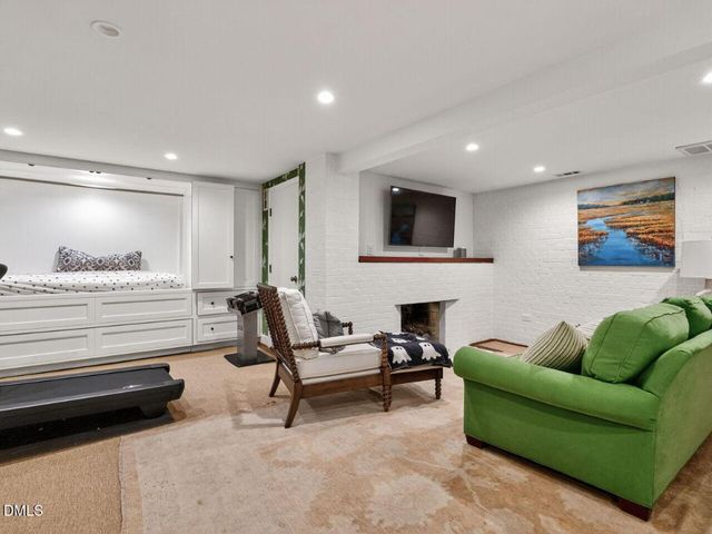 2427 Glenwood Avenue, Raleigh, NC 27608