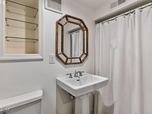 2427 Glenwood Avenue, Raleigh, NC 27608