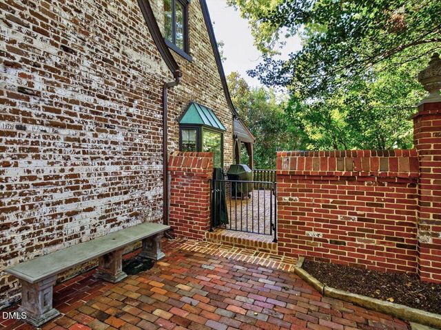 2427 Glenwood Avenue, Raleigh, NC 27608