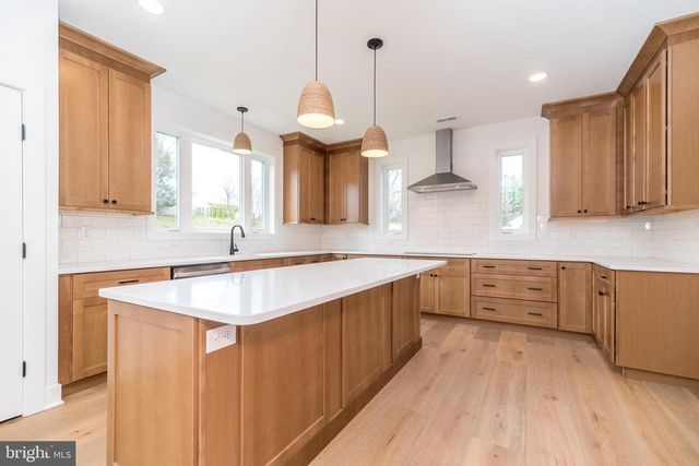 209 OLD STATE RD, Royersford, PA 19468