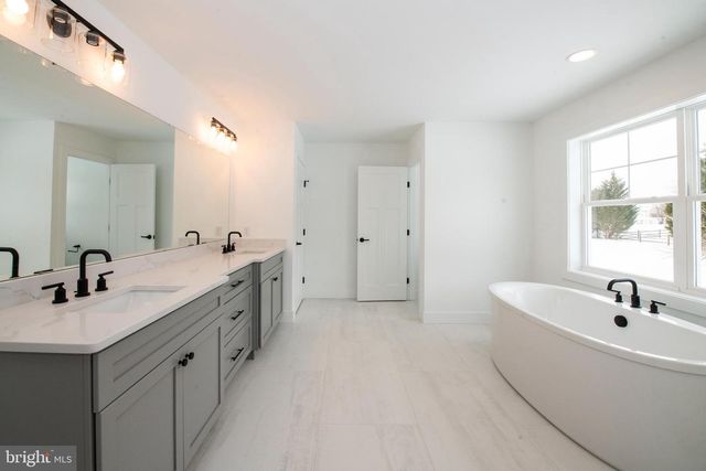 209 OLD STATE RD, Royersford, PA 19468