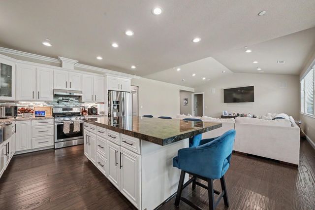423 La Contenta Way, Valley Springs, CA 95252
